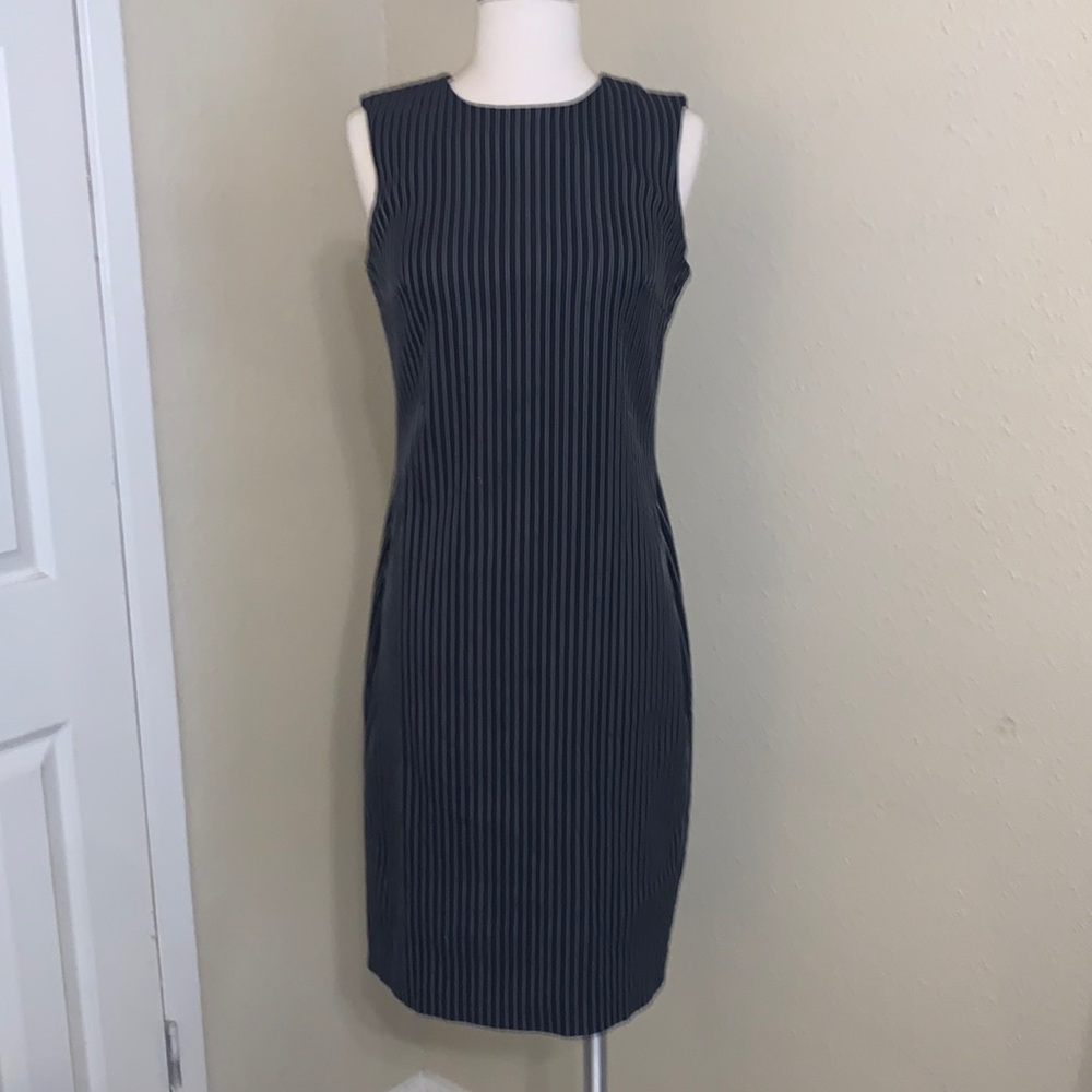 CALVIN KLIEN BLACK AND WHITE PINSTRIPE SLEEVELESS CAREER DRESS